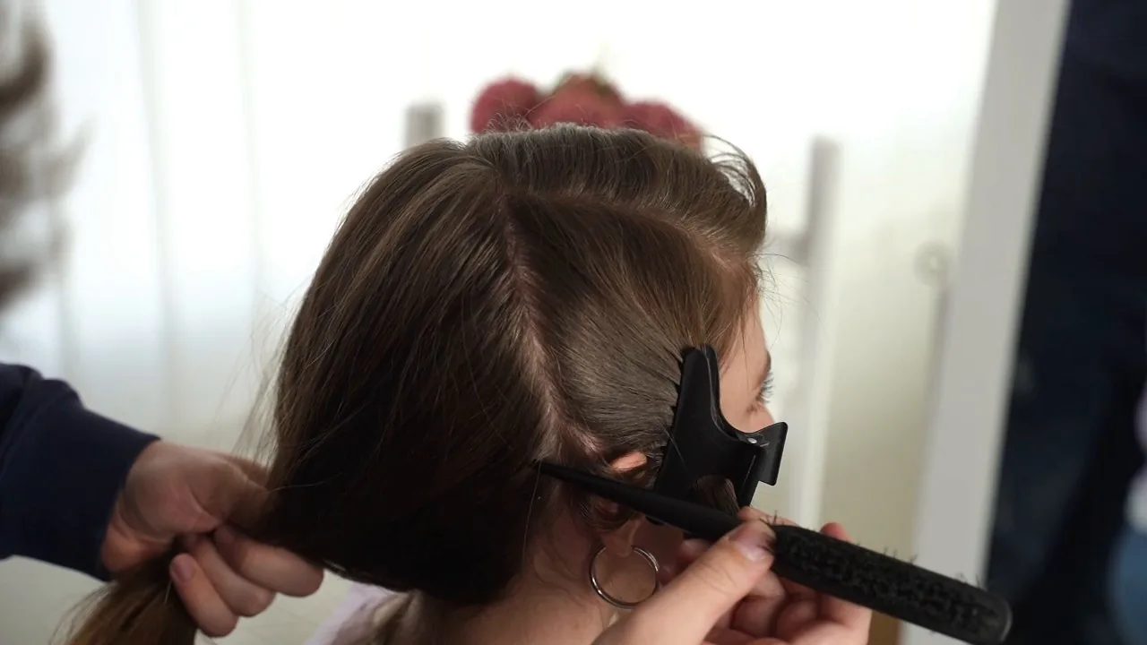 Start by splitting the top into one smaller panel and one larger panel, then clip the larger side away.