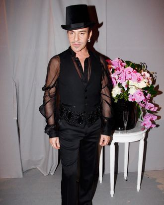 PARIS - JANUARY 26: John Galliano attends at the Christian Dior fashion show during Paris Fashion Week Haute Couture Spring/Summer 2009 on January 26, 2009 in Paris, France. (Photo by Eric Ryan/Getty Images) *** Local Caption *** John Galliano